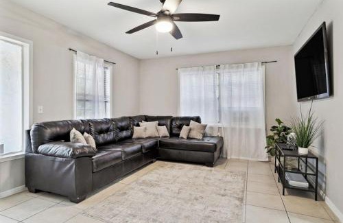 Ballast Point Apartment | Cozy Bayshore - A Home Away From Home!