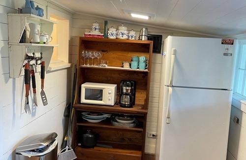 Sullivan's Island Cottage | Cozy Beach Cottage - Walk to Beach & All Island Has to Offer