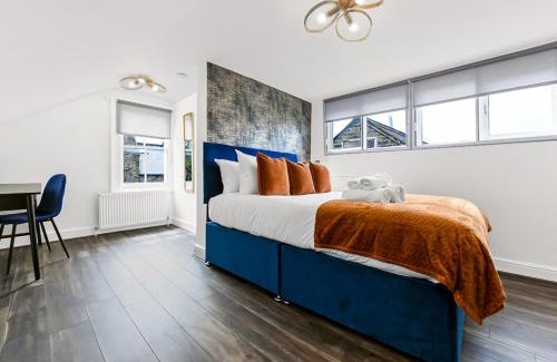 Parsons Green and Walham Apartment | Cozy Bliss Escape: Family - Friendly Getaway