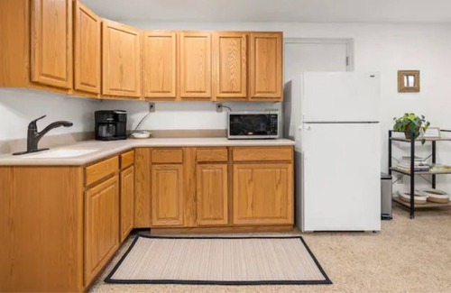 Mapleton Apartment | Cozy boho studio near mountains - pet/family friendly