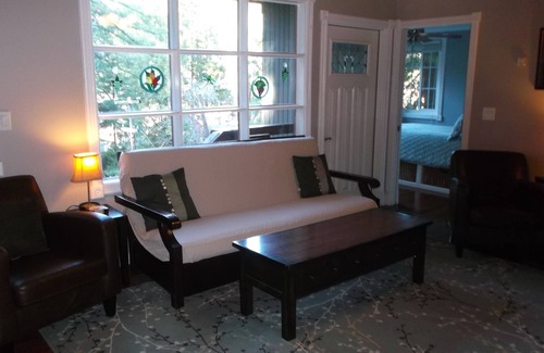 Guerneville Cabin | Cozy Cabin at the River 20 Min Walk to Town 2 Day Min