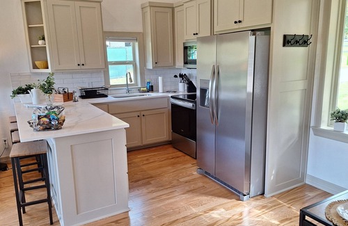 Tyler House | Cozy Cabin by the Lake