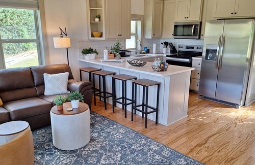 Tyler House | Cozy Cabin by the Lake