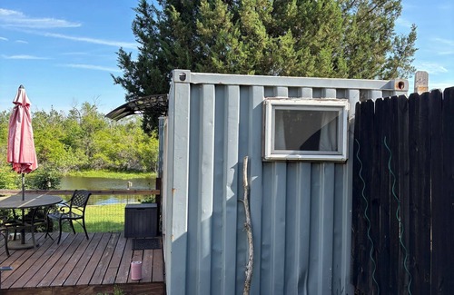 New Bern Cabin | Cozy cabin in charming New Bern with AC, WiFi, salt water pool and River access.