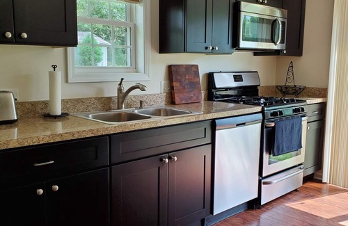 Hanover Park House | Cozy Cabin In Roselle