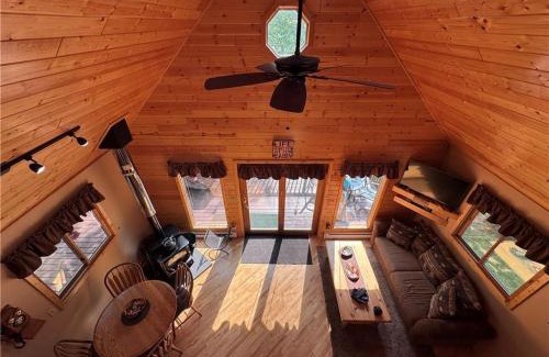 Brill House | Cozy cabin on a lake