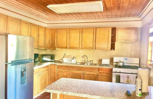 Andros Town House | Cozy Cabin on the Beach