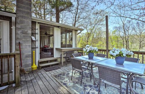 High View House | Cozy Cabin with Sunroom and Cacapon River Access!