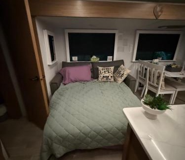 Edgecomb Other | Cozy camper escape close to boothbay