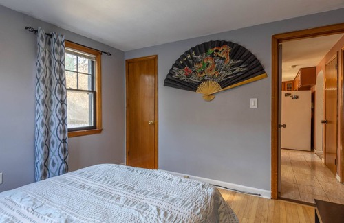 New Britain House | Cozy Cape Close to Farmington, Plainville & Downtown New Britain