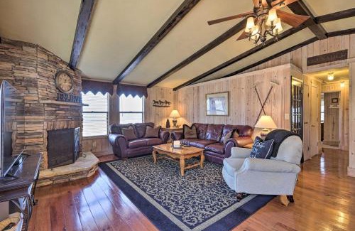 Pine Mountain House | Cozy Caymus Cabin about 3 Miles to Callaway Gardens!