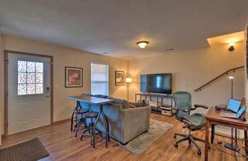 Cedar Rapids House | Cozy Cedar Rapids Pad - 2 Blocks to Mercy Care!