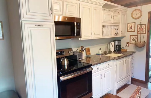 Oliverea Cabin | Cozy chalet at Goat Sanctuary with water views