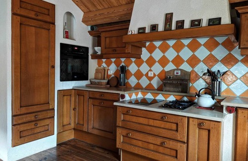 Gex Apartment | Cozy Chalet w/Fireplace, Patio & Barbecue. Pet Friendly!