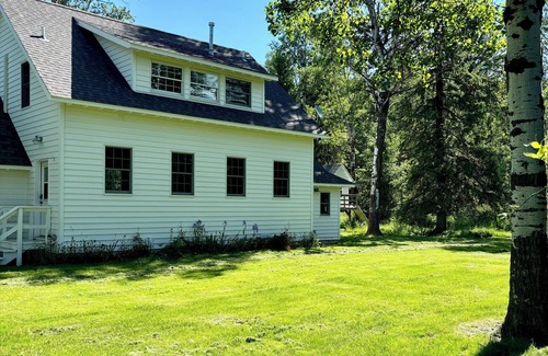 Kalispell Cottage | Cozy charming Flathead Valley Cottage, under the shadow of the Swan Mountains