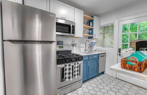 Dilworth House | Cozy & Charming Home, Minutes to Everything!