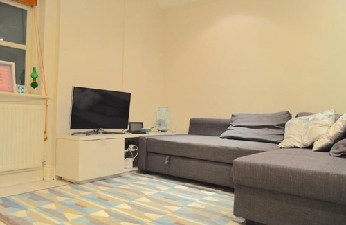 Ferndale Apartment | Cozy Chic 1-Bed Brixton pad