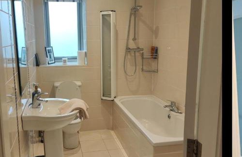 Barna House | Cozy City Escape in Galway