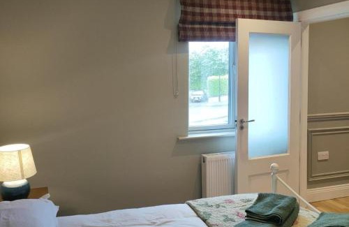 Barna House | Cozy City Escape in Galway