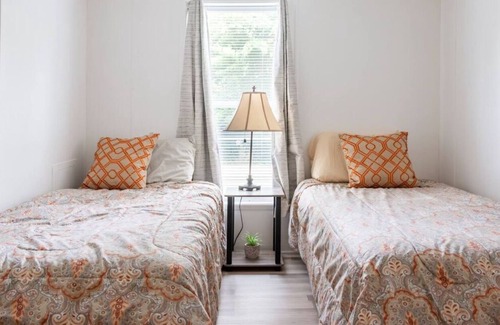 Powell House | Cozy Columbus home! Newly Renovated!!