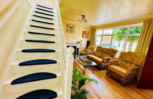 Tunstall House | Cozy Comfort Home