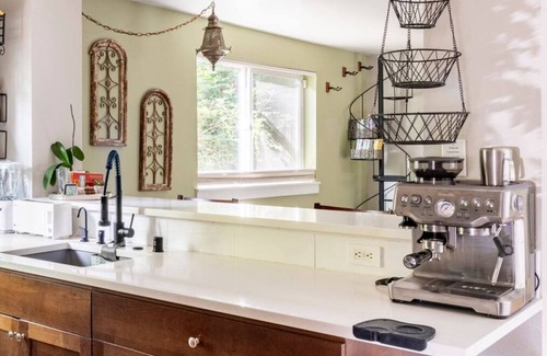 Broadview Condo | Cozy condo, Greenwood Bitterlake area.