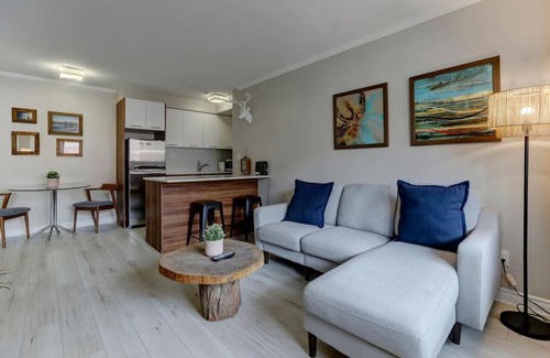 Downtown Montreal Apartment | Cozy condo in heart of downtown Montreal