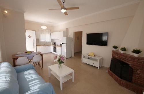 Schinias Apartment | Cozy corner Schinias beach house