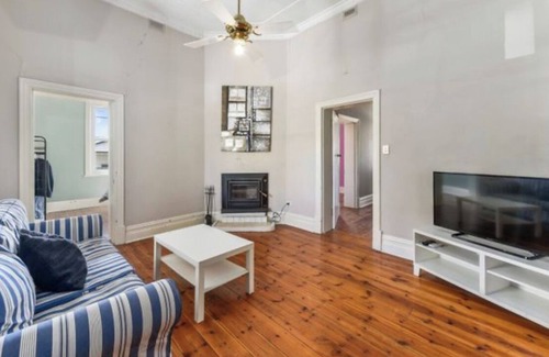 Tatiara House | Cozy cottage close to all amenities. Family and Pet friendly