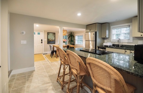 Camden Cottage | Cozy cottage -Close to Downtown Camden!