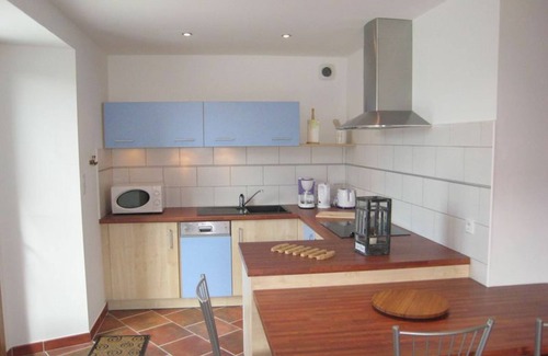 Dragey-Ronthon Cottage | Cozy Cottage for 2 with Terrace in Mont St-Michel Bay, Pet Friendly, WiFi, BBQ