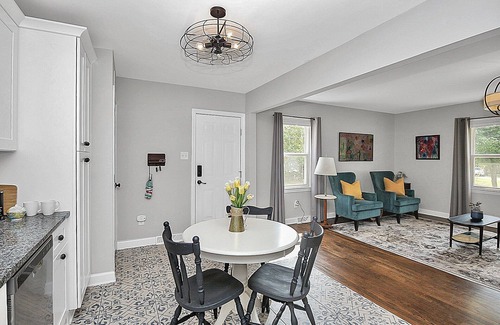 Davidson Cottage | Cozy Cottage in Davidson