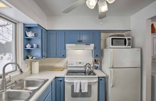 Ellison Bay House | Cozy Cottage in the woods