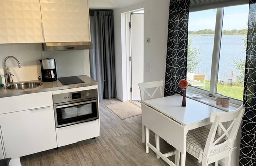 Kalmar Apartment | Cozy cottage located on a nice sea plot on Boholmarna outside Kalmar | SE05043