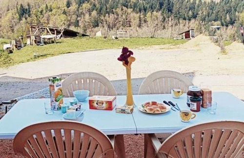 La Chabanne Cottage | Cozy Cottage Near Mountain Activities with WiFi, BBQ, and Family Amenities