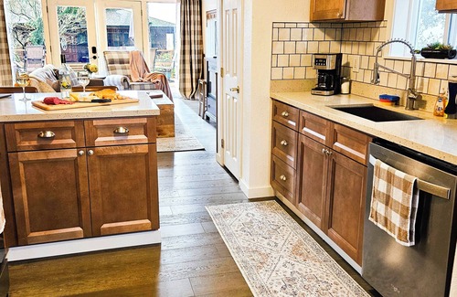 Belfair Cottage | Cozy Cottage of Belfair - Summer Dates Filling Fast