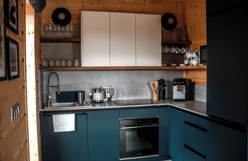 Makow Podhalanski Cabin | Cozy cottage in modern highland style with fireplace, hot tub and large garden