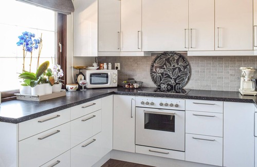 Mandal House | Cozy cottage with partial sea view for a nice vacation.