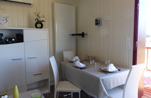 Meillard Cottage | Cozy cottage with terrace, air conditioning and parking - Meillard