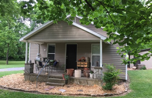Batesville Cottage | COZY COUNTRY COTTAGE