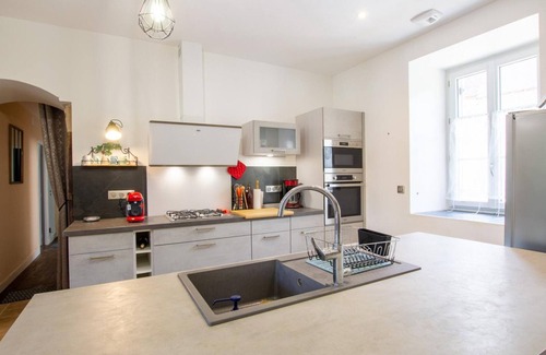 Tourtoirac Cottage | Cozy Countryside Home with BBQ, WiFi, Near Chateau de Hautefort and Ruins
