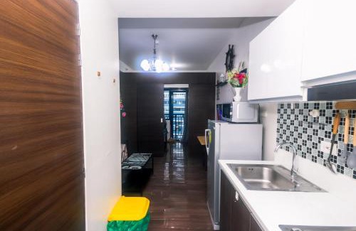 San Antonio Apartment | Cozy Crash Pad B Laughter friendly Makati 2271 Gym Swim Park 300