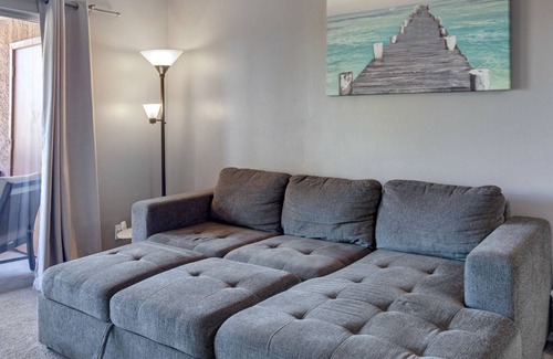 Mesa Grande Condo | Cozy Cubs Condo Walking Distance to the Chicago Cubs Spring Training Stadium