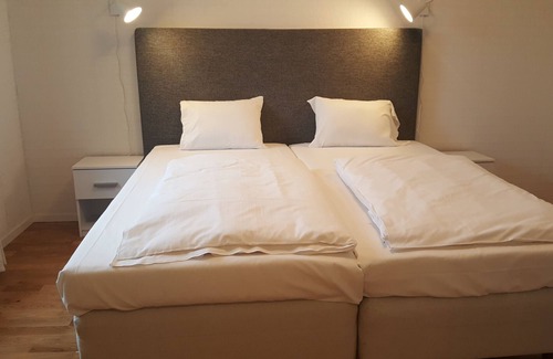 Sjotorp Hotel | Cozy deluxe rooms centrally located, perfect to start adventure along Göta Kanal