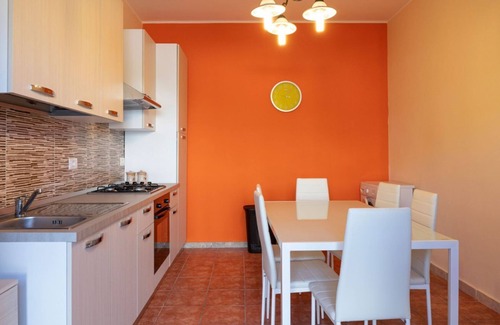 Pizzolungo Apartment | Cozy detached villa of 156 sqm, on two levels, able to accommodate up to 9 people. The property is located in Pizzolungo, a coastal hamlet of Erice, an oasis of peace overlooking the crystalline sea of western Sicily. A few minutes from Trapa