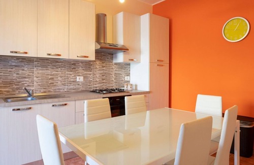 Pizzolungo Apartment | Cozy detached villa of 156 sqm, on two levels, able to accommodate up to 9 people. The property is located in Pizzolungo, a coastal hamlet of Erice, an oasis of peace overlooking the crystalline sea of western Sicily. A few minutes from Trapa