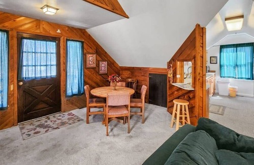 Summit Cove Condo | Cozy Dillon Mountain Apartment: Deck and Fire Pit