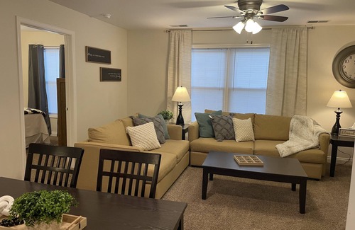 Washington Condo | Cozy East Side Condo in Washington close to City Park and Hospital