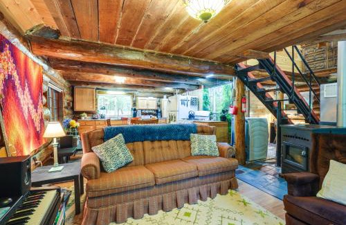 Elizabethtown House | Cozy Elizabethtown Cabin with Fire Pit!