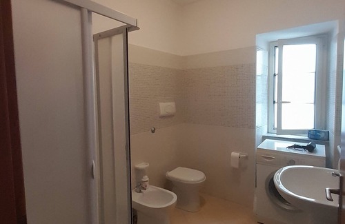 Condro House | COZY FACILITY IDEAL FOR OVERNIGHT STAYS AND SHORT/LONG STAYS